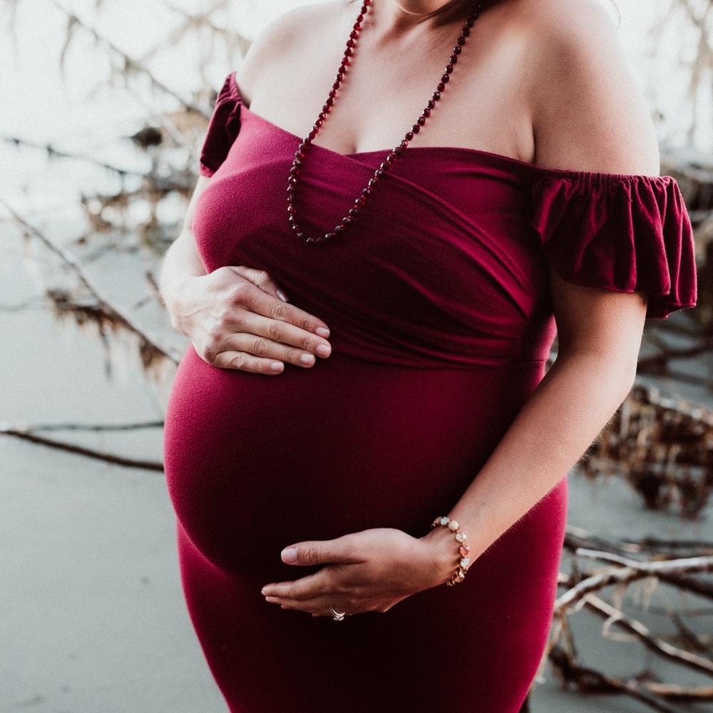 Maternity Dress for Photo Shoot - Picture 2 of 3